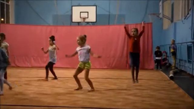 Новый 2017год/поздравления/Настроение/маленький элемент со скакалкой смотреть онлайн