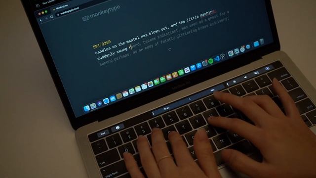 asmr keyboard typing // calming macbook pro, the great gatsby & the time machine (no talking) смотреть онлайн