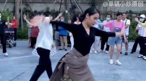 Танцуй легко, радуйся, Ёнджи! — Тибетец Гочжуан на улицах Чэнду.