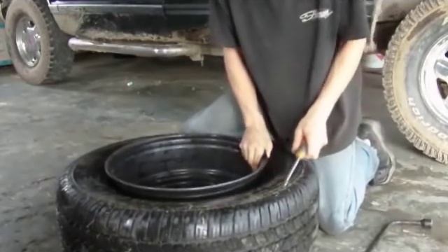 Taking A Tire Off The Rim 4.2 Minutes смотреть онлайн