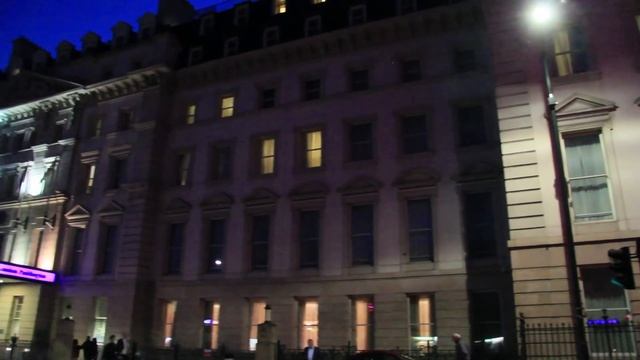 A Walk Around London's Paddington Railway Station смотреть онлайн