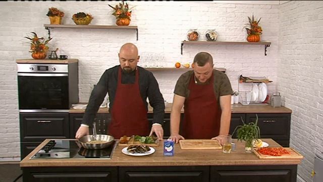 Есть Today. 05.12.2018. Готовим зеленую пасту с мидиями