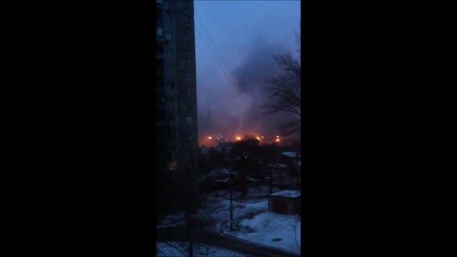Обстрел ДМЗ и АС Центр 11 02 2015 Донецк / Shelling Donetsk CIty смотреть онлайн