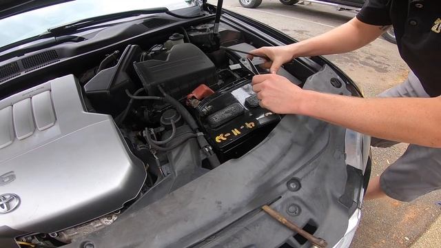 How to Install a 2008 Toyota Avalon Battery | Step by Step смотреть онлайн