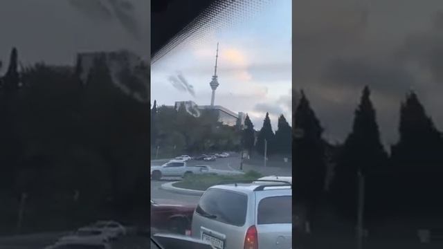 Сильный ветер серьезно повредил фасад Милли Меджлиса Азербайджана смотреть онлайн