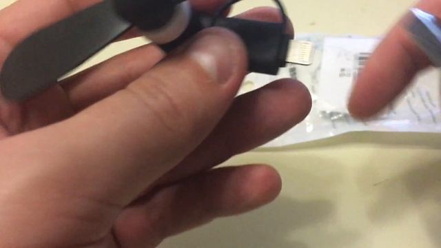 Обзор мини вентилятора для смартфона 2 в 1 (Micro USB + Lighting) из Китая смотреть онлайн
