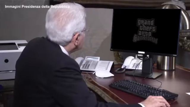 Italian President Sergio Mattarella plays GTA San Andreas смотреть онлайн