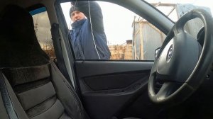 Как открыть дверь на автомобиле веревкой.Как вскрыть машину.