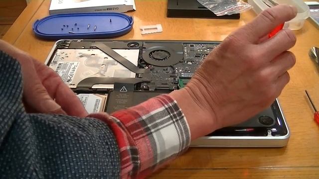 MacBook Proバッテリー交換をしました