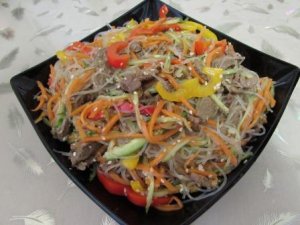 САЛАТ С ФУНЧОЗОЙ