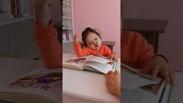 Любим читать книжки👸📚