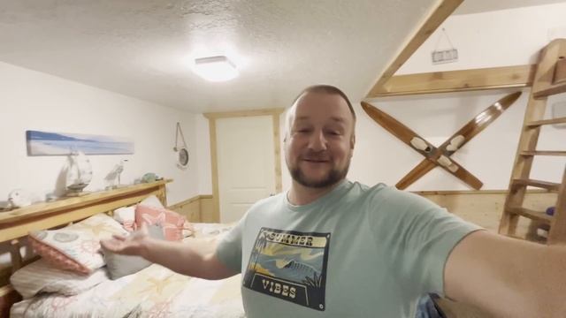 Микродом среди гор на озере. Отдых со всеми удобствами в Америке смотреть онлайн