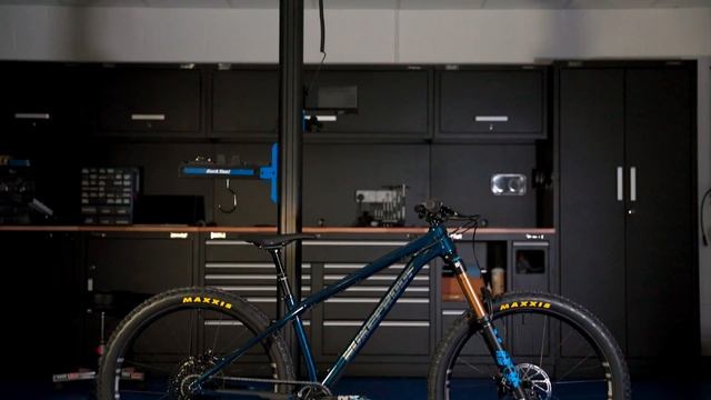 Building a KILLER (and affordable) Hardtail MTB! смотреть онлайн