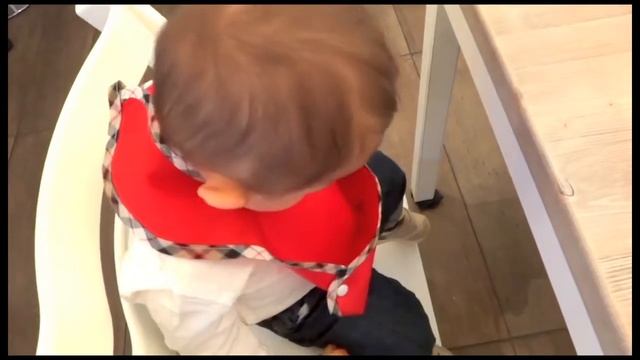 How to button the Little Globetrotter? смотреть онлайн