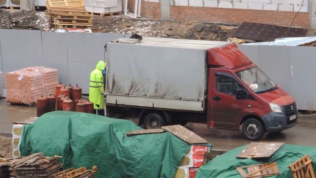 Газель привез баллоны с газом пропаном а пустые забирает. смотреть онлайн