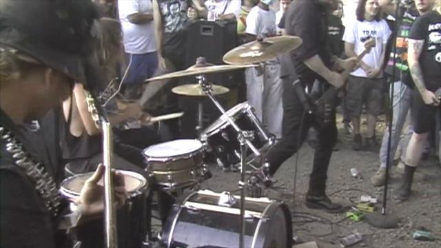 Destruct (RVA) - Live at Hell's Door смотреть онлайн