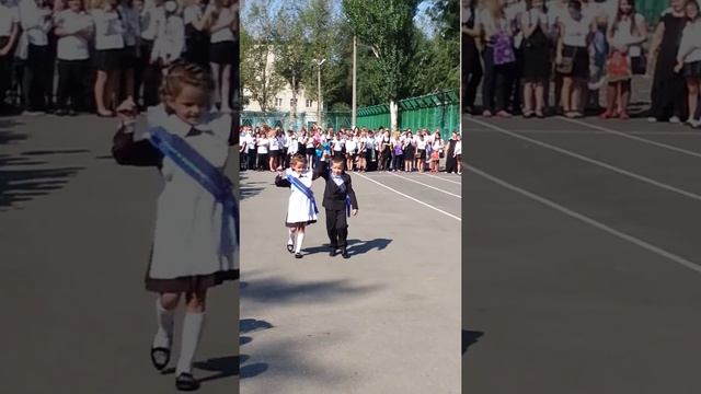 1 сентября 2013 . Школа 93 в Ростове на дону . смотреть онлайн