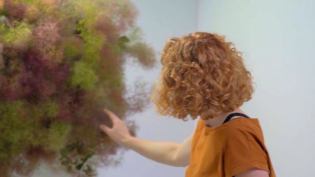 How to create a flower wall with florist Anna Potter | White Spaces | The Sunday Times Style смотреть онлайн