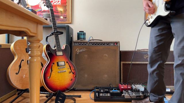 JHS Unicorn v2 vs. 1962 Fender Concert Harmonic Tremolo- "Big & Chewy Vibes" смотреть онлайн