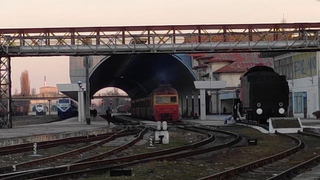 [CFM] Дизель-поезд Д1-708/798 Кишинёв - Унгены, отправление со станции Кишинёв смотреть онлайн