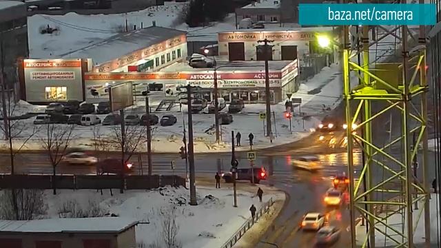 Вылетел на тротуар. Окружное шоссе - (Гагарина 14.03.2023 в 18:39)