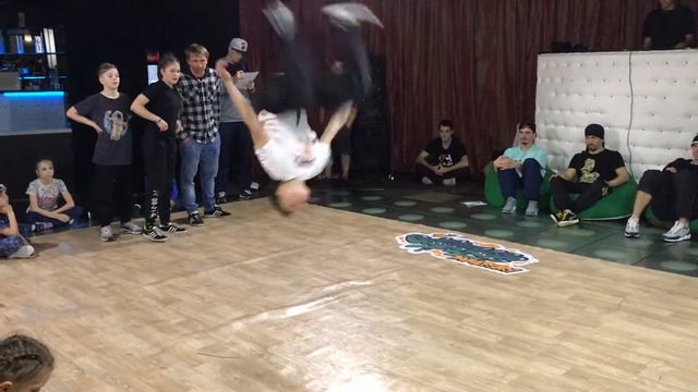 FLY & Косичка. Финал «OBL of South Russia 3», г.Сочи 2018.21.04, KIDS 11-14лет.#bgirlkosichka смотреть онлайн