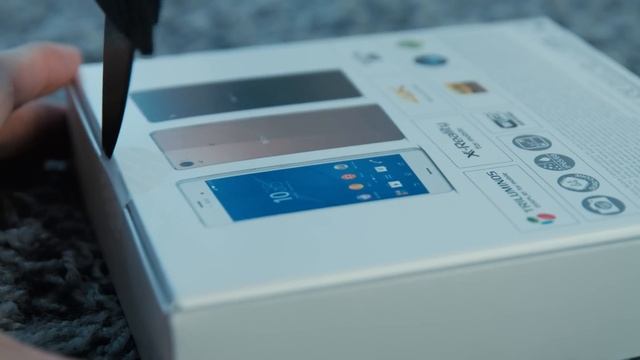 Unboxing Sony Xperia Z3 ”Silver Green” with MDR-10rc Bundle смотреть онлайн
