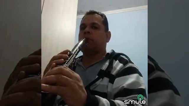 Élcio solo de clarinete na face um sorriso.. смотреть онлайн