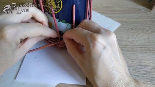 Вторая жизнь газетам и журналам. Плету из газет и журналов. Мой опыт. смотреть онлайн