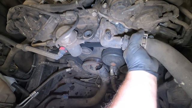2011 - 2014 Jeep Grand Cherokee WK2 radiator replacement смотреть онлайн