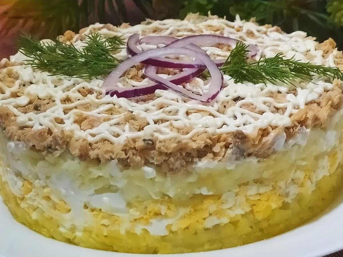 САЛАТ МАГНОЛИЯ С КОНСЕРВИРОВАННОЙ ГОРБУШЕЙ! ПРОСТОЙ И БЫСТРЫЙ САЛАТ! смотреть онлайн