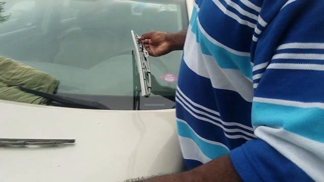 Toyota Camry 2007-2011 Windshield Wiper Replacement смотреть онлайн