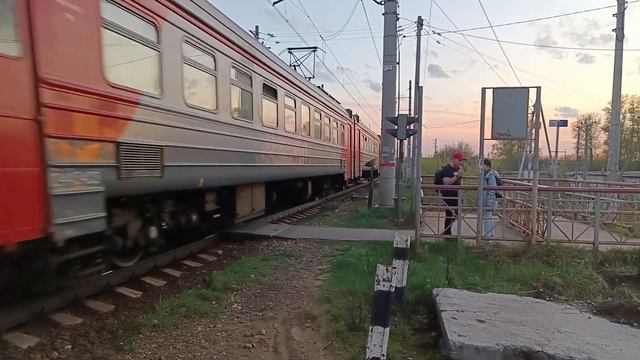 Электропоезд ЭД4М-0321 с сообщением Москва(Курский вокзал)-Ольгино. смотреть онлайн