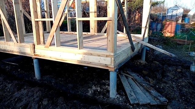 Каркасный утеплённый курятник на даче. Начало. смотреть онлайн