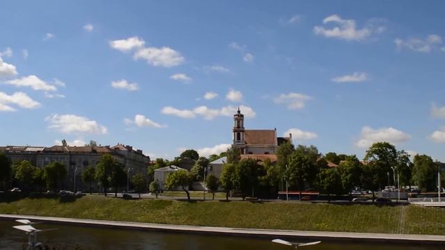 Vilnius Panorama from "Baltasis tiltas" bridge смотреть онлайн