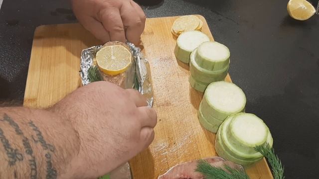 Красная рыба в огуречном рассоле, а гости спрашивали какими специями я мариновал))) смотреть онлайн