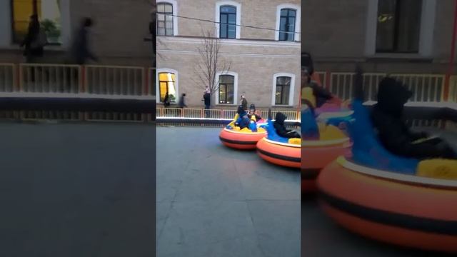 Площадь Свободы Харьков 2018. Надувная лодка смотреть онлайн