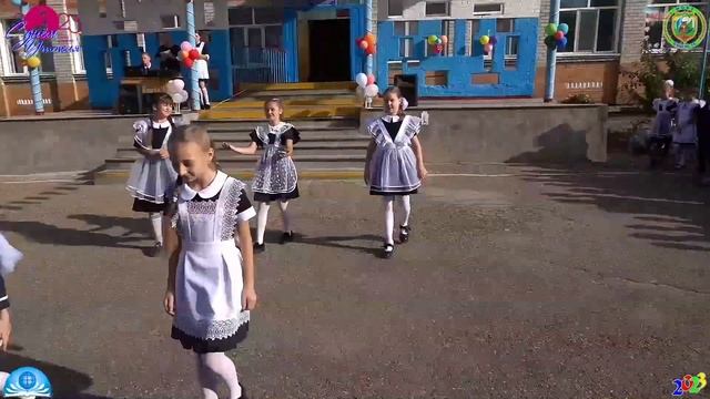 День Учителя в МОБУ СОШ №15 МО Кореновский район 05.10.2023 г. смотреть онлайн