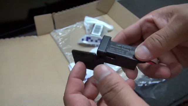 Amazonでトヨタ・ダイハツ車用 USB電源２ポート出力3.1Aを購入してみた。 開封動画 смотреть онлайн