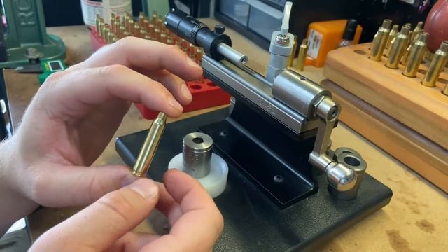 L.E. Wilson Case Trimmer смотреть онлайн