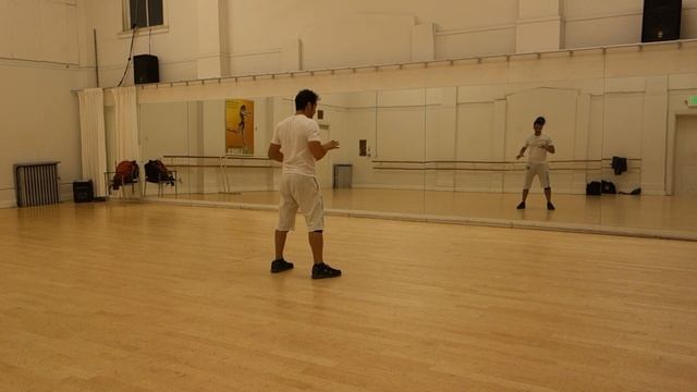 19 Dance Break First Half смотреть онлайн