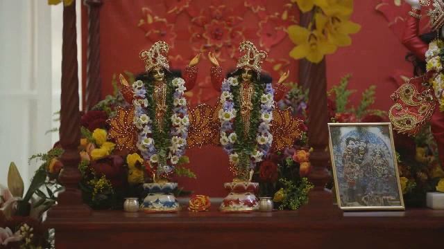 2014.05.15, Чт. - СПб, КЦ Гаура. Целиком. Киртаны, Индрадьюмена Свами Махарадж, смотреть онлайн