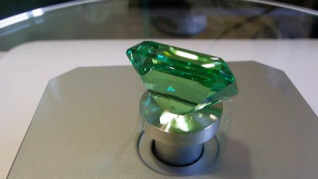 Ювелирные камни - корунд октагон 22*17.5 мм. Gemstones corundum смотреть онлайн