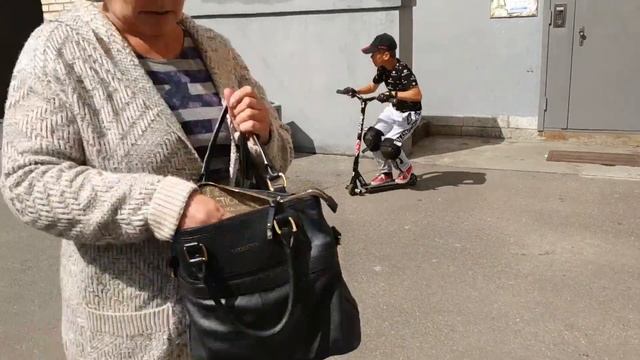 Катаем на самокате и скейте смотреть онлайн
