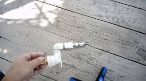 Ниппельная поилка для поросят. Установка.