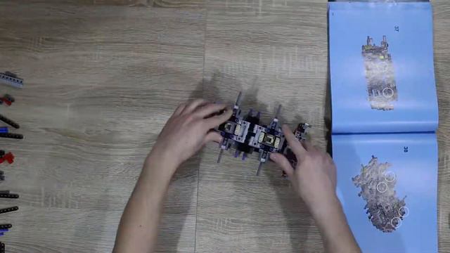 Lego összeszerelés -  Pneumatikus LEGO Technic - Mercedes-Benz Arocs 3245