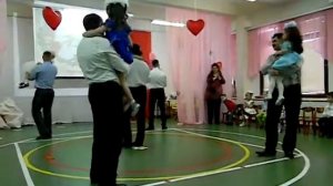 трогательный танец дочек с папами