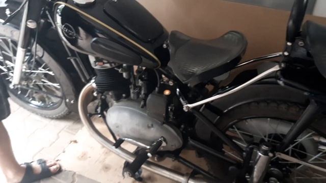 Иж 350 Samlung    Много в ложи но труба.