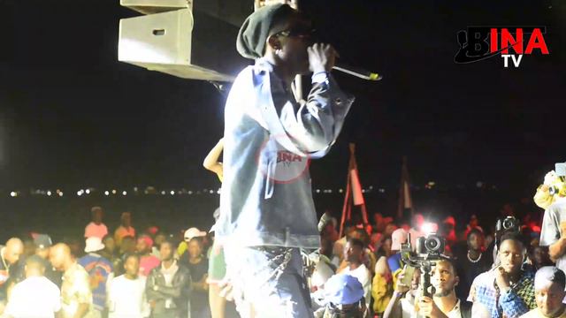 AMINI USIAMINI ''D VOICE''' NI MBAYA KWENYE STAGI NI ZAIDI YA DIAMOND NA ZUCHU / THE BEST OF GNAK смотреть онлайн