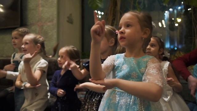 Интерактивный спектакль_ Новогодняя тайна Эльзы смотреть онлайн